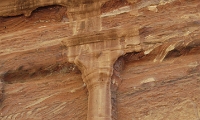 petra048